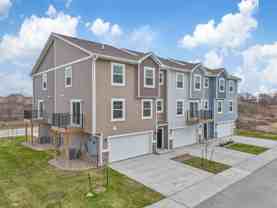 2725 Nw Kate Shelley Ln - Photo 1 of 1