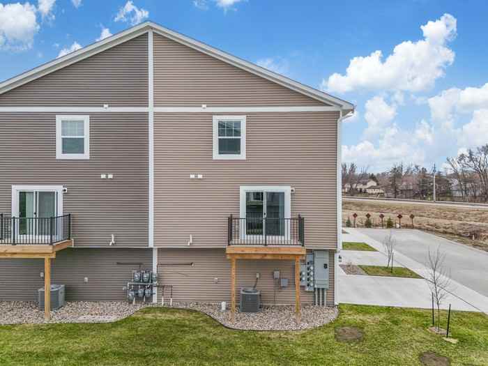 219 Red Oak Ct - Photo 4 of 21