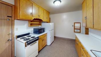 featured image of 218 N 12th St #3