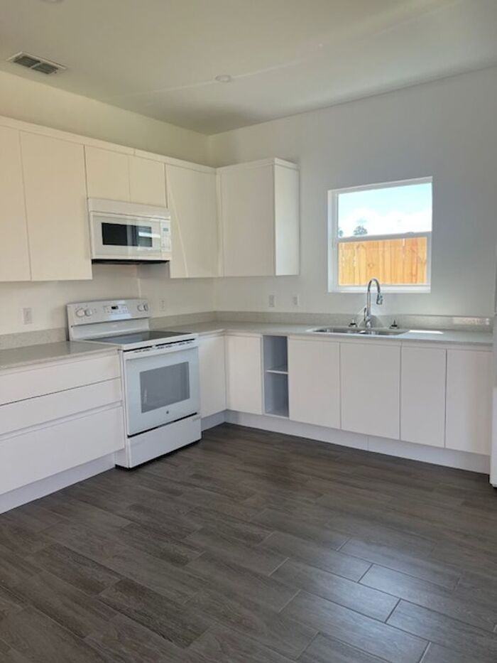 1415 Marcela Dr #4 - Photo 2 of 5