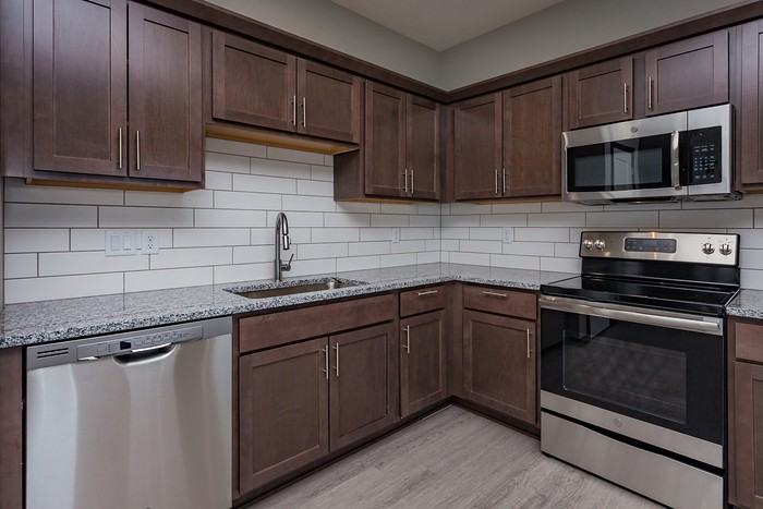 1007 Nw Shriver Blvd - Photo 7 of 18