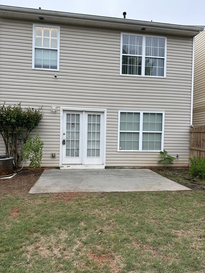 105 Crestfield Cir - Photo 2 of 28