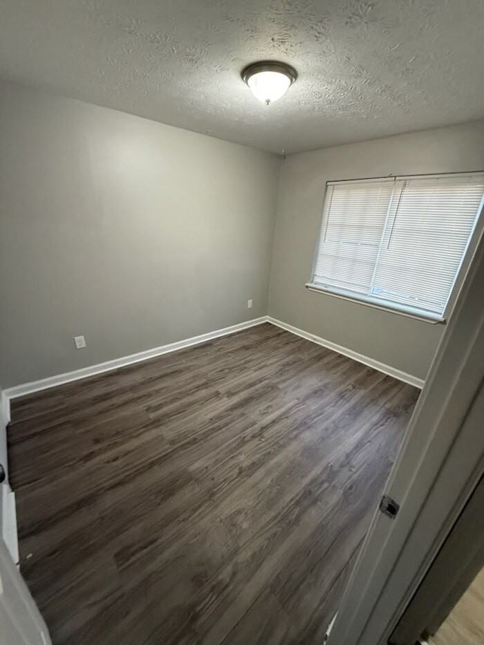 1425 Joseph E Boone Blvd Nw #D103 - Photo 4 of 7