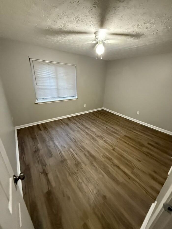 1425 Joseph E Boone Blvd Nw #D103 - Photo 5 of 7