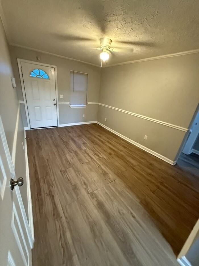 1425 Joseph E Boone Blvd Nw #D103 - Photo 6 of 7
