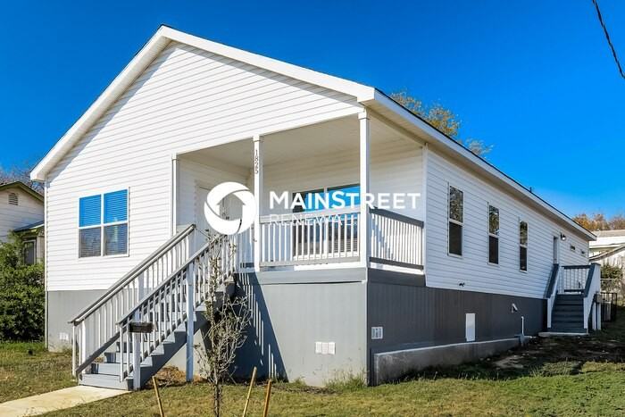 1825 Center St #1 - Photo 3 of 16