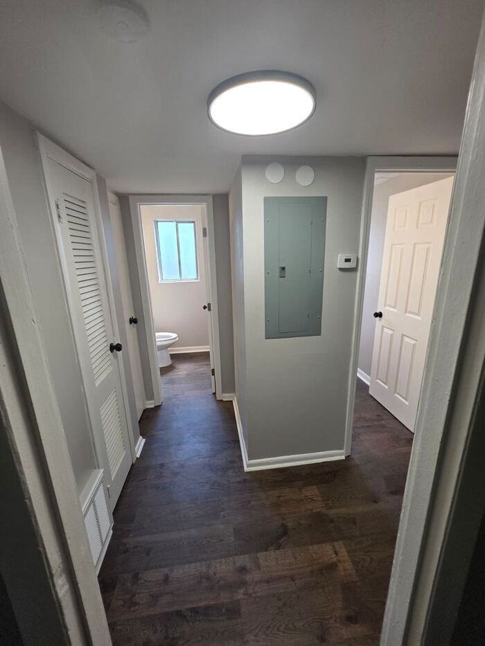 640 Glendale Pl Se #B2 - Photo 5 of 17
