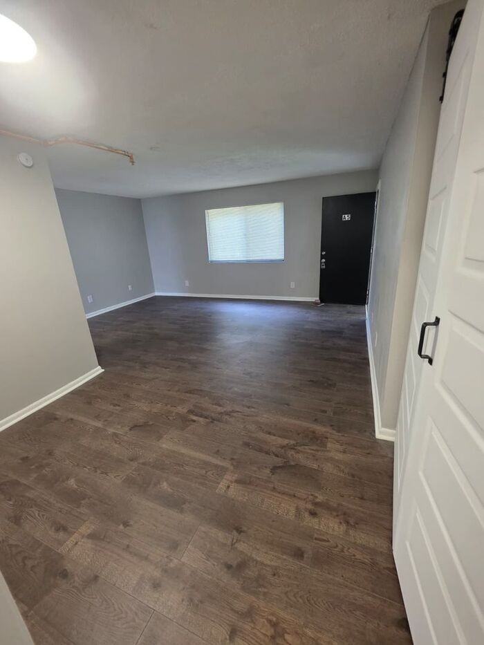 640 Glendale Pl Se #B2 - Photo 7 of 17