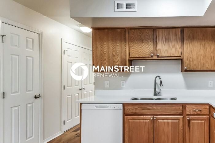 2634 Garland Avenue #B - Photo 6 of 17