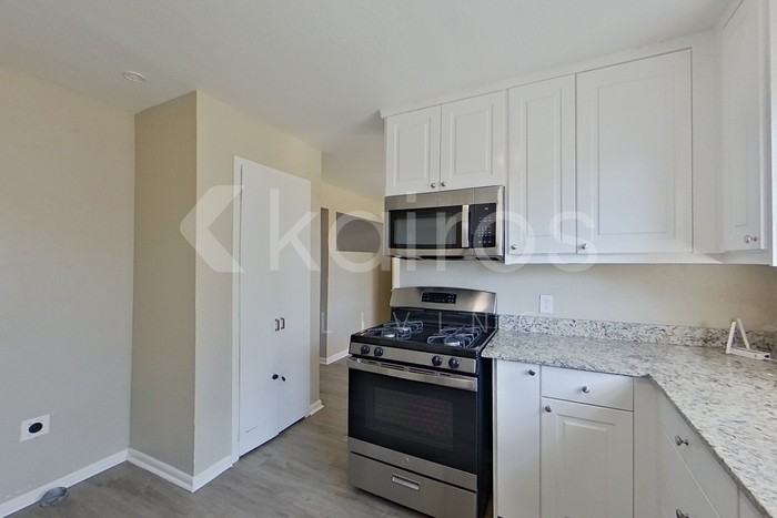 1509 Bell St - Photo 5 of 21