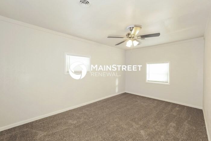 6108 East 149th Street - Photo 7 of 16