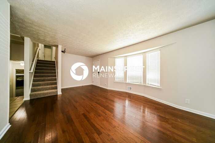 5338 Olde St - Photo 5 of 19