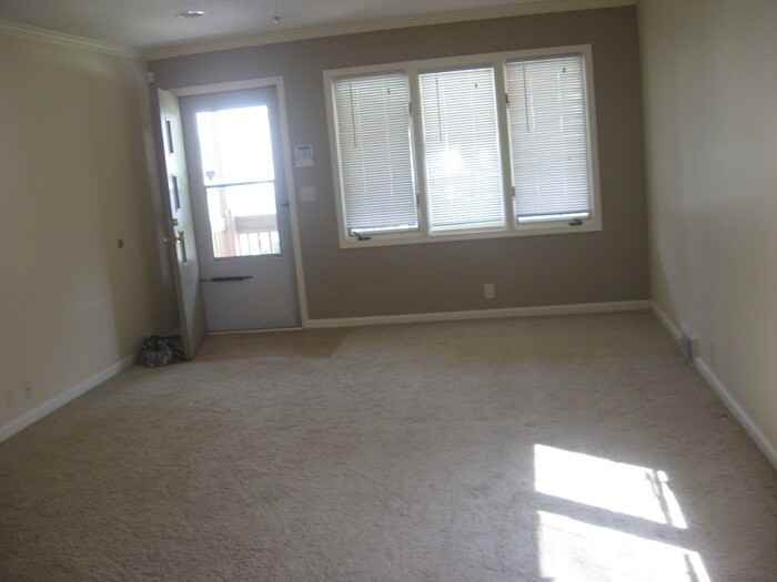 5633 Parker St - Photo 2 of 22