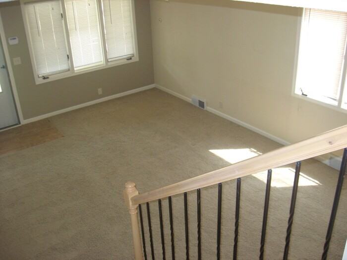 5633 Parker St - Photo 3 of 22