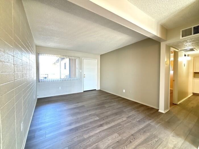 1420 N Craycroft Rd #8 - Photo 3 of 9