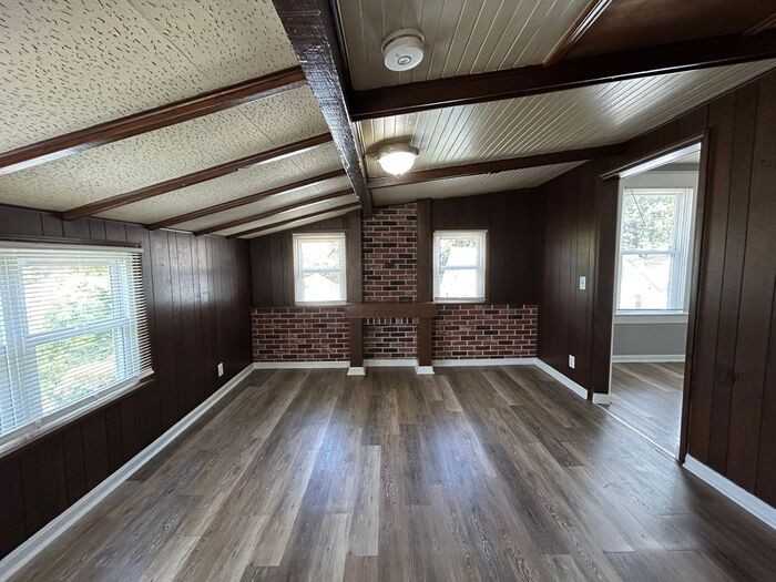 499 Hazlett Ave #B - Photo 2 of 9