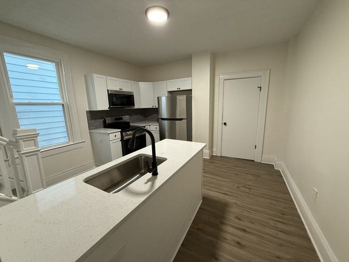 977 Miller Ave #977 - Photo 5 of 15