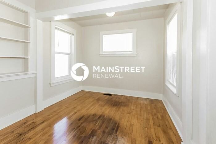 713 South N Street - Photo 5 of 16