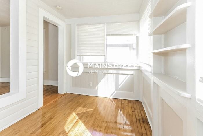 713 South N Street - Photo 7 of 16