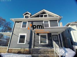 featured image of 3504 N Kenwood Ave