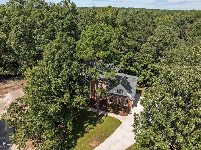 111 N Coslett Ct - Photo 5 of 50