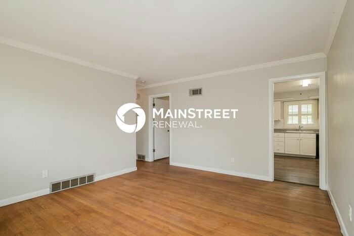 670 Florland Drive - Photo 5 of 15