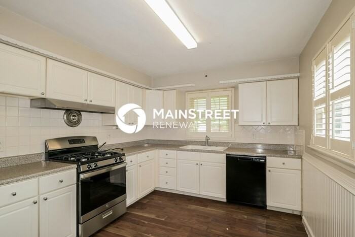 670 Florland Drive - Photo 7 of 15