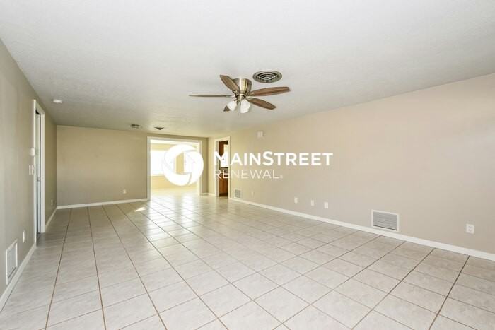 2621 10th Street - Photo 2 of 16