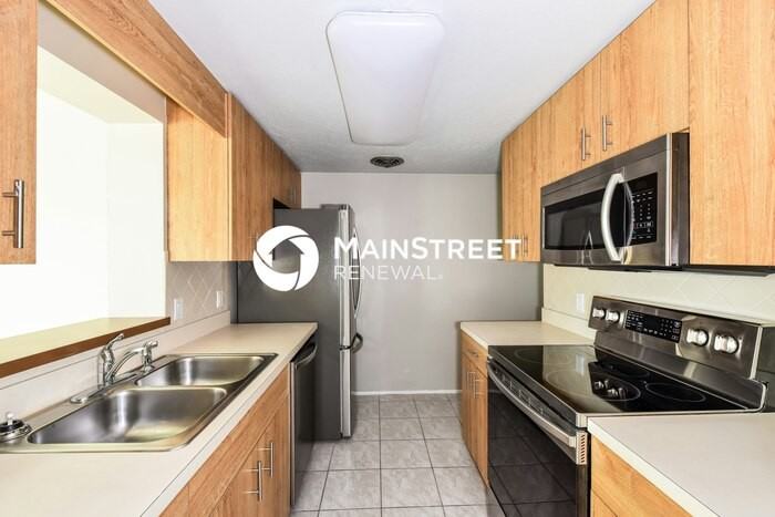 2621 10th Street - Photo 5 of 16