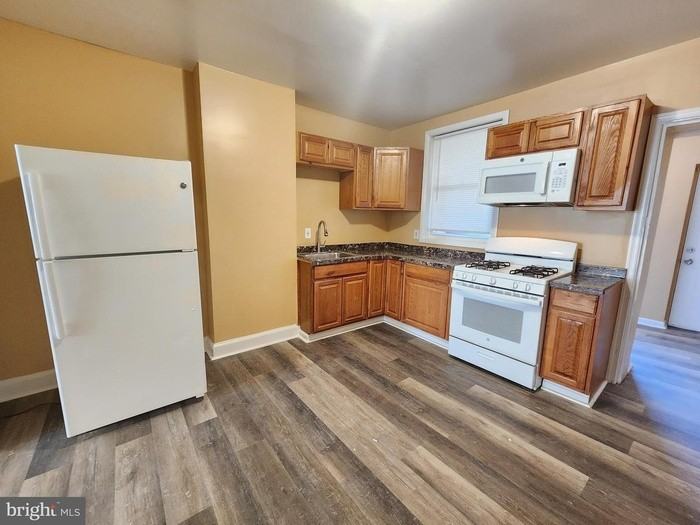 199 S Loudon Ave - Photo 3 of 14