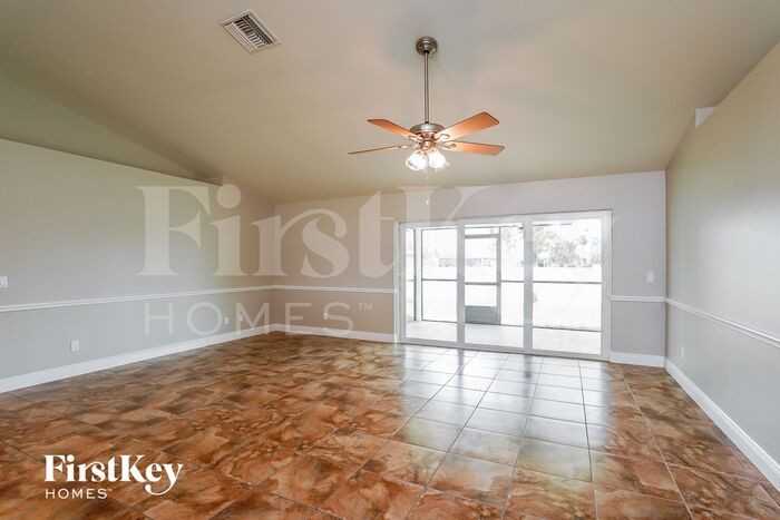 2913 Northwest 19th Place - Photo 2 of 15