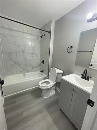 1999 E 31st St #B - Photo 5 of 10