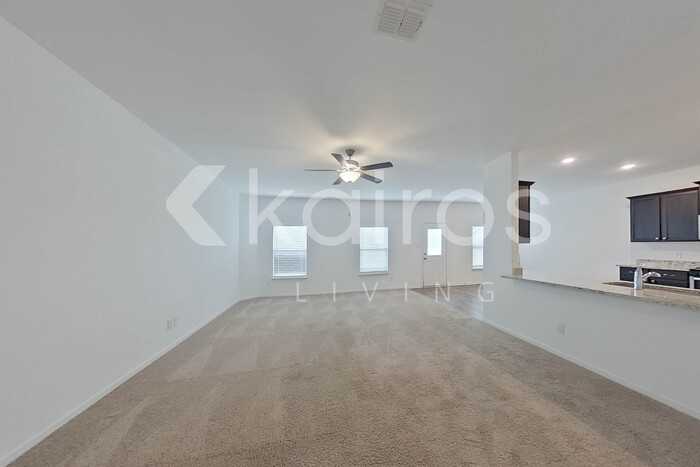 950 Shady Brk - Photo 5 of 31