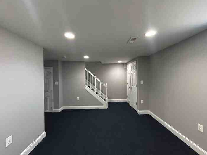 2799 Pelham Ave - Photo 4 of 10