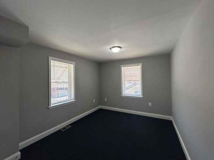 2799 Pelham Ave - Photo 7 of 10