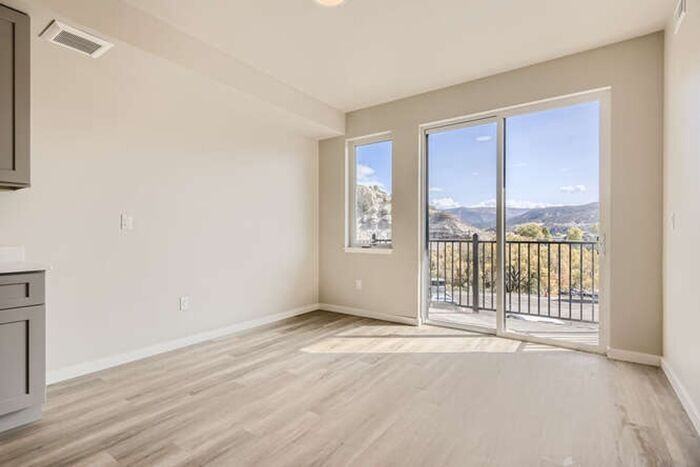 435 Eby Creek Rd #303 - Photo 7 of 16