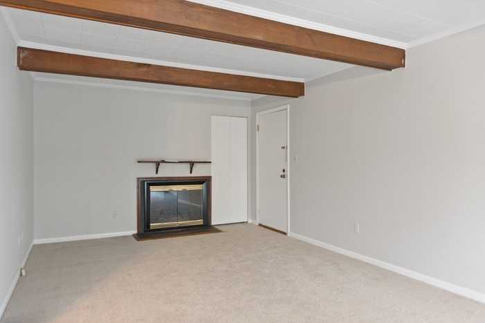 5 Warren Lodge Ct #2A - Photo 4 of 27