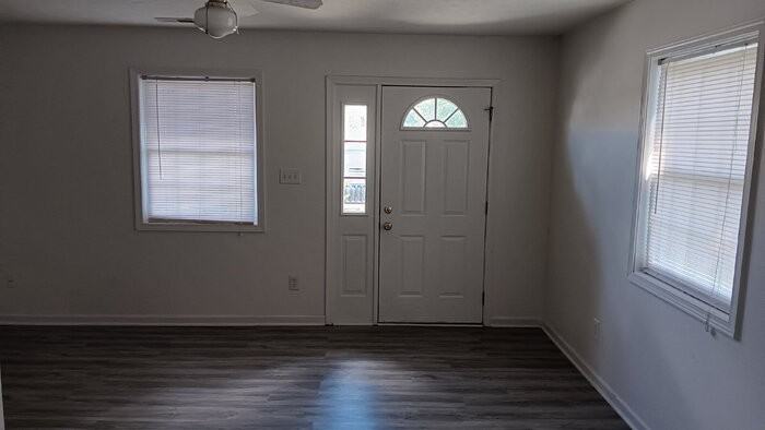 3465 S Oaklawn Cir - Photo 4 of 17