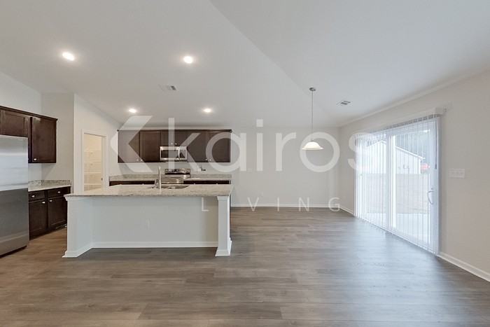 107 Lord Effingham Way - Photo 5 of 30