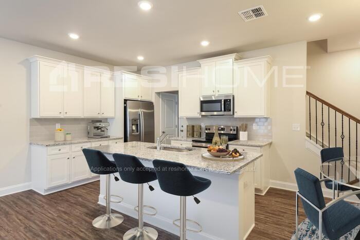 231 Turner Pointe Rd - Photo 4 of 18