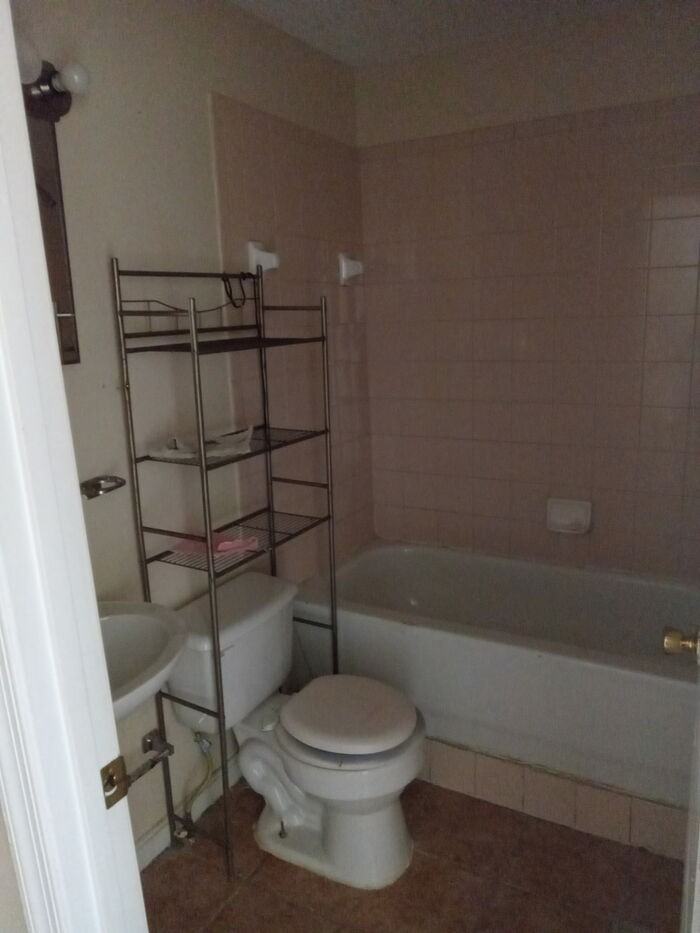 1199 W Franklin St - Photo 6 of 8