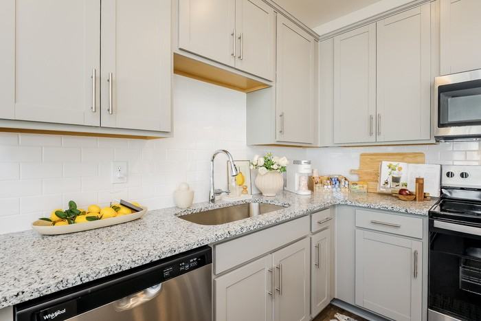 184 Eagles Cliff Drive - Photo 4 of 18