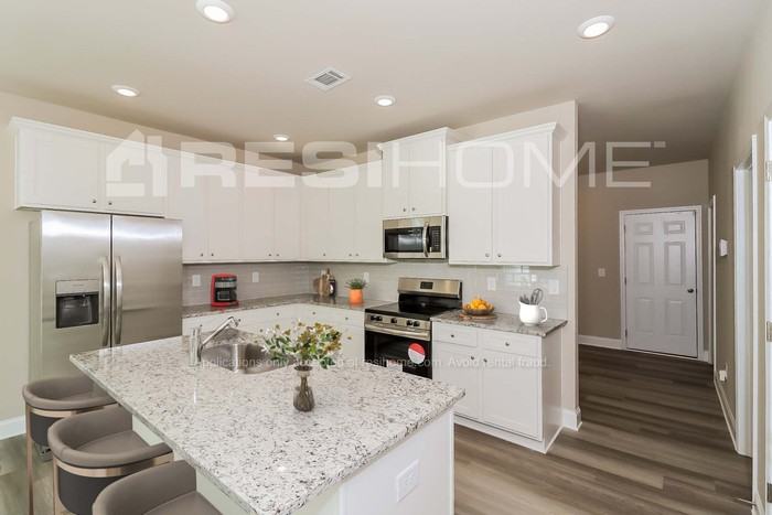 28 Brougham Drive South - Photo 5 of 21