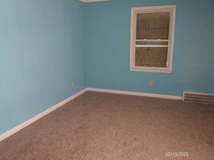 15675 Lappin Street - Photo 4 of 15