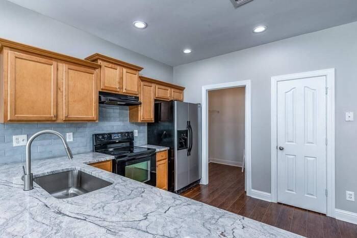 5209 Cedar Shoals Drive - Photo 4 of 20