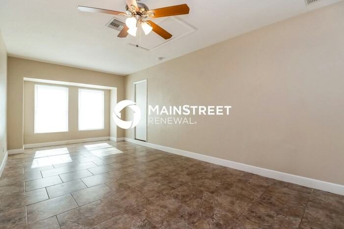 18689 Miami Blvd - Photo 2 of 15