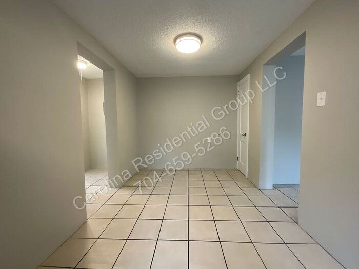 259 Jefferson Ct Ne #1 - Photo 5 of 9