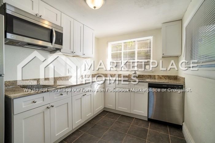 717 Kalb Street Southeast #B - Photo 7 of 15