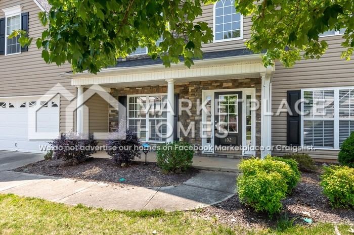 102 Berwick Court - Photo 3 of 41