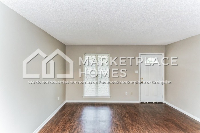 3668 Barberry St - Photo 5 of 21